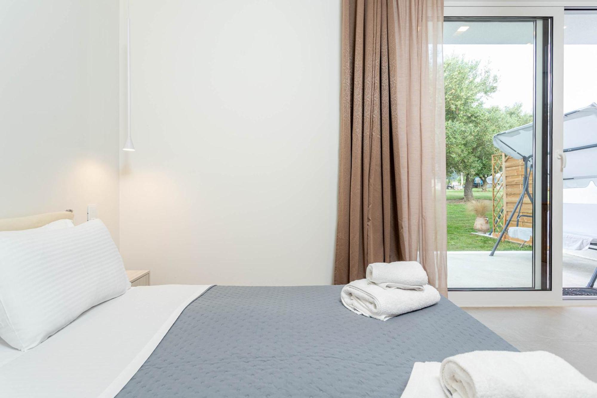 Mellagia Suites Kassandreia Εξωτερικό φωτογραφία