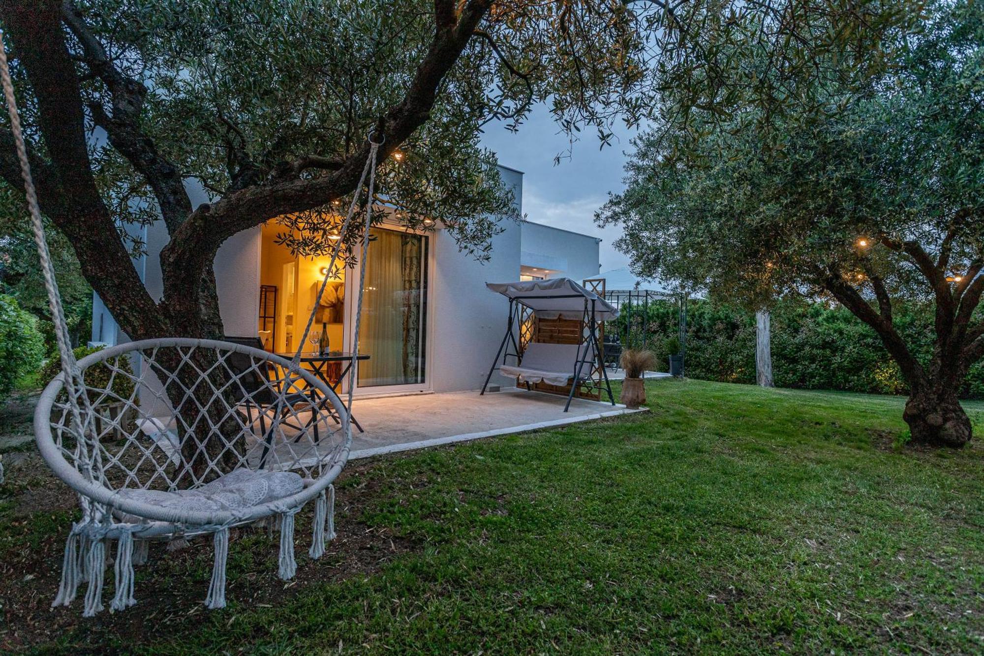 Mellagia Suites Kassandreia Εξωτερικό φωτογραφία