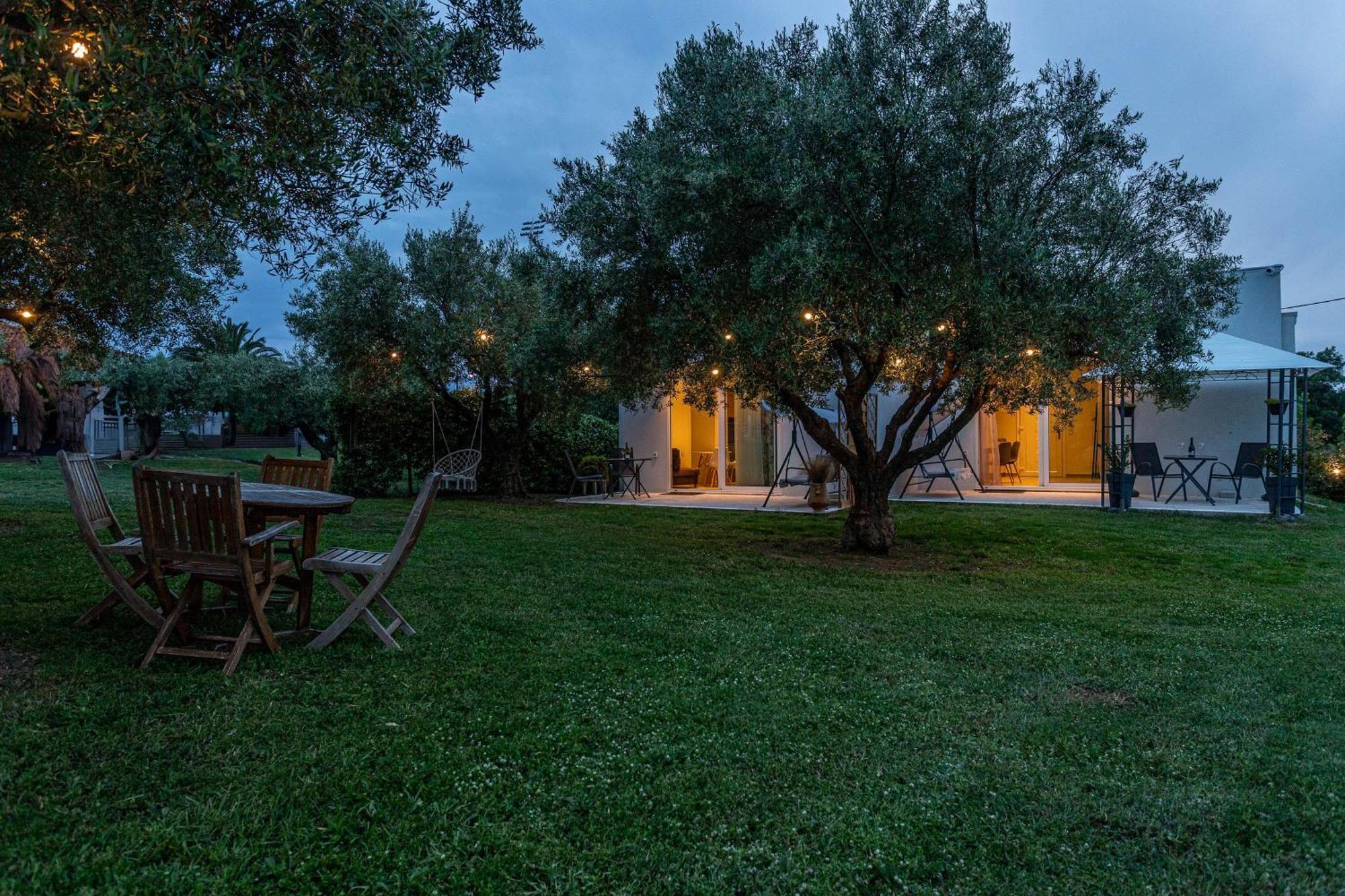 Mellagia Suites Kassandreia Εξωτερικό φωτογραφία
